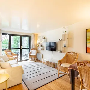 guestready-exuberant-studio-in-les-marais.fr-paris.fr/